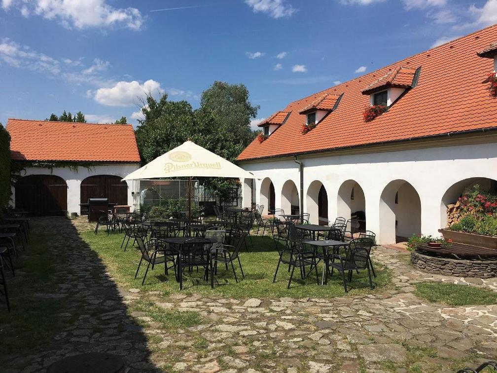 Hotel Habánský dům Dolni Vestonice Esterno foto
