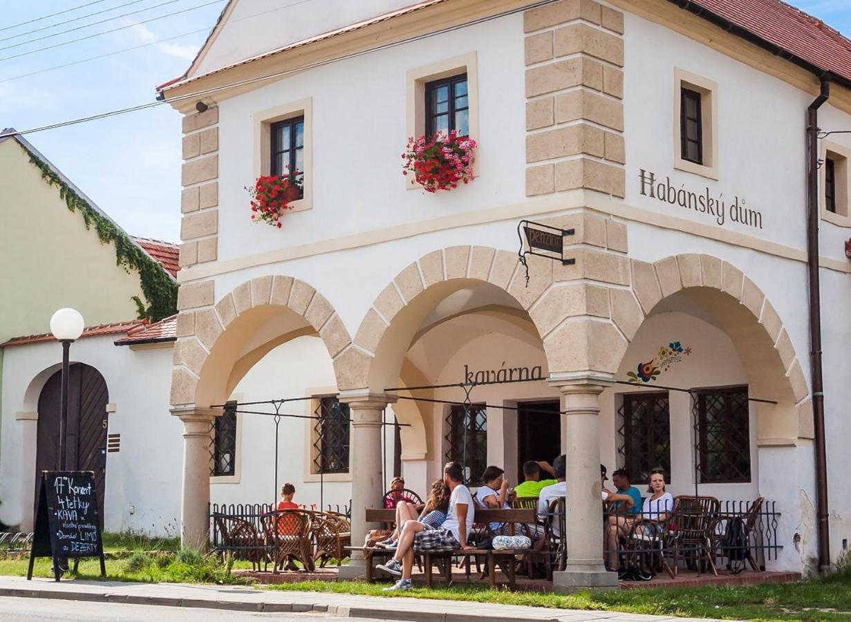Hotel Habánský dům Dolni Vestonice Esterno foto