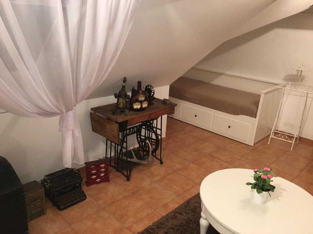 Hotel Habánský dům Dolni Vestonice Esterno foto