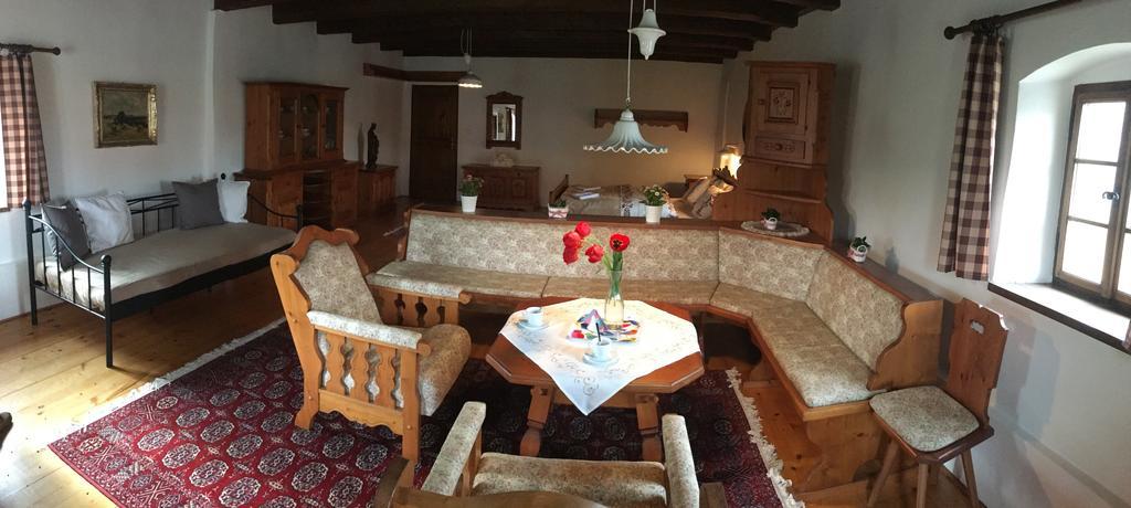 Hotel Habánský dům Dolni Vestonice Esterno foto