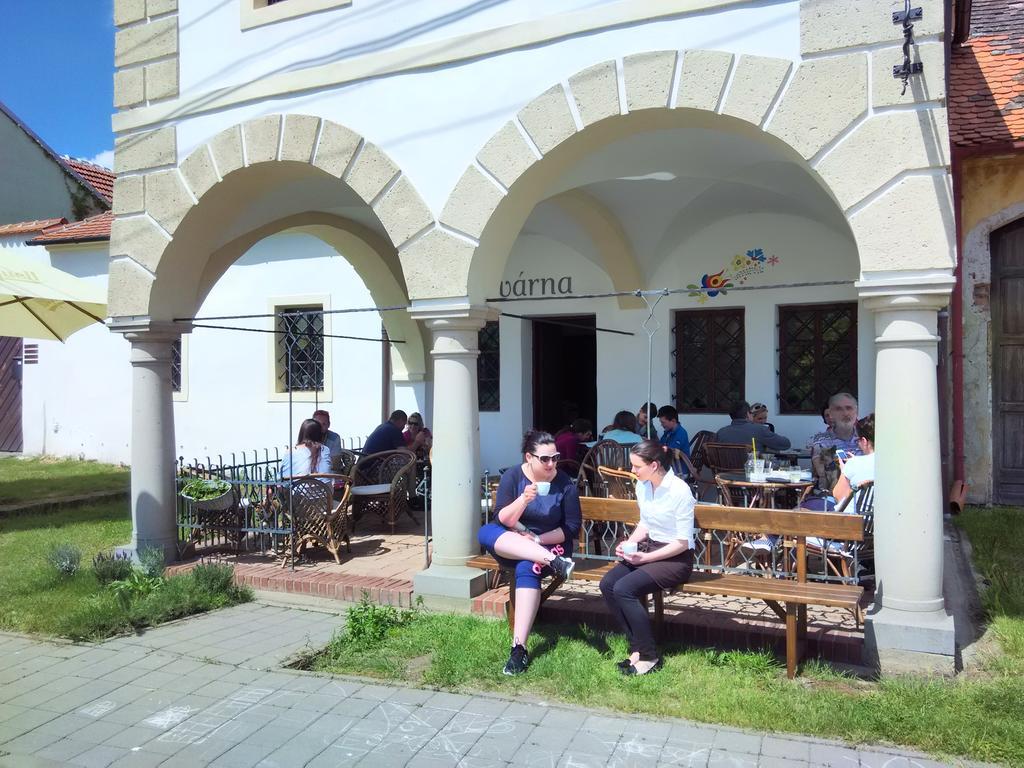 Hotel Habánský dům Dolni Vestonice Esterno foto