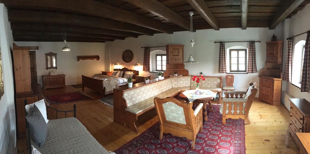 Hotel Habánský dům Dolni Vestonice Esterno foto