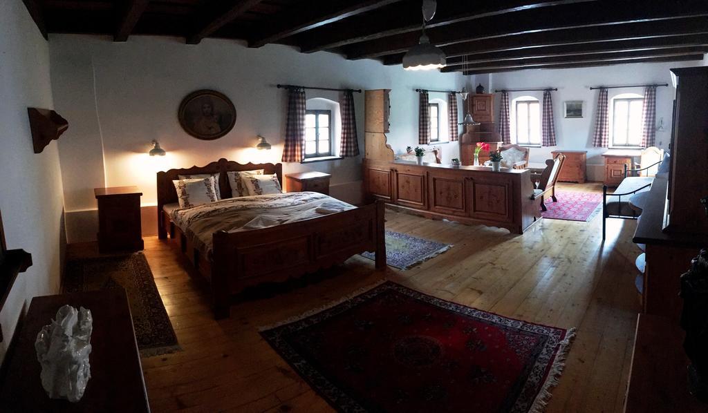Hotel Habánský dům Dolni Vestonice Esterno foto