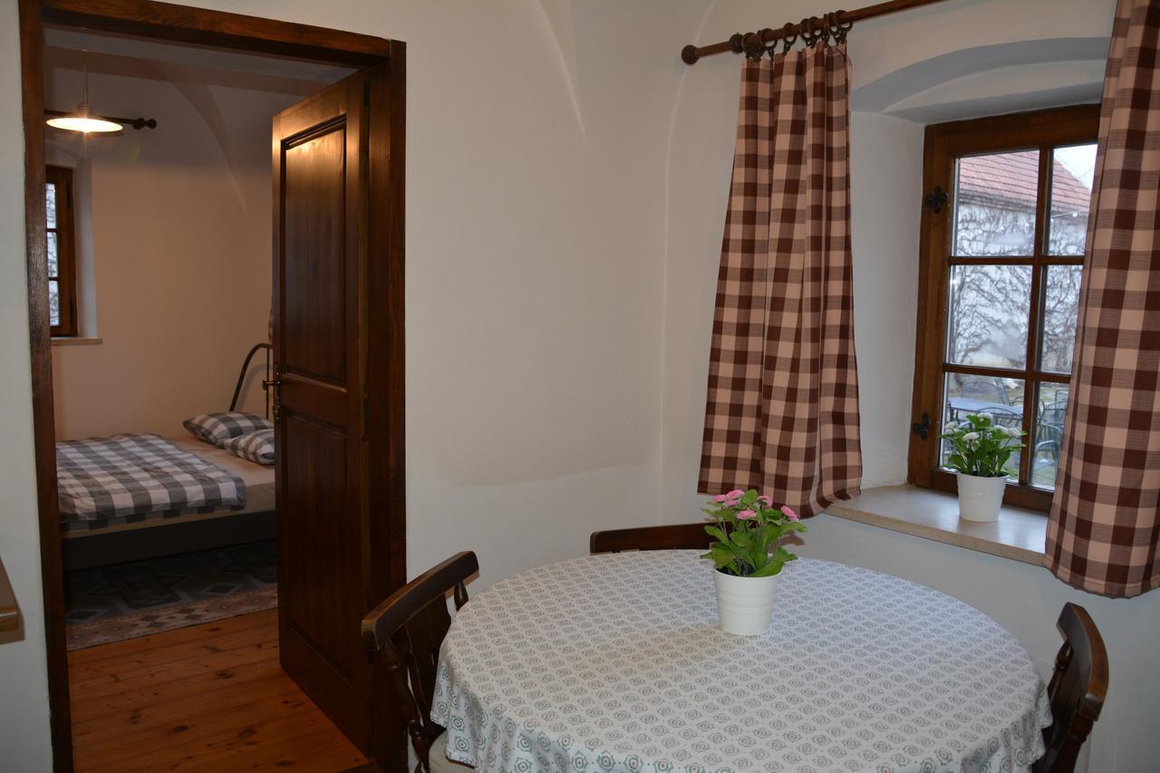 Hotel Habánský dům Dolni Vestonice Esterno foto